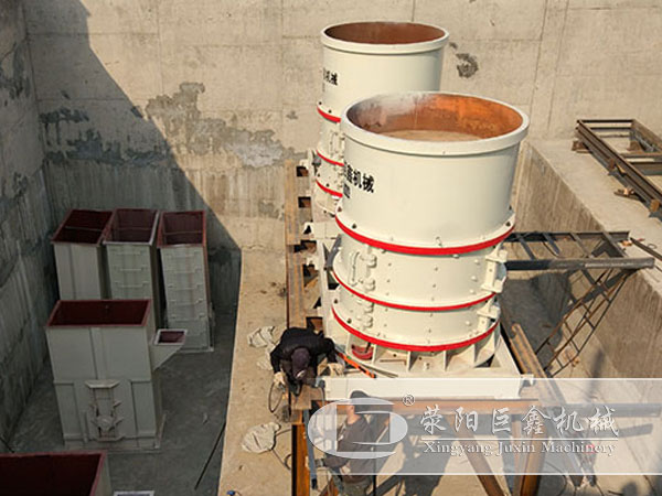 復(fù)合式破碎機用戶現(xiàn)場