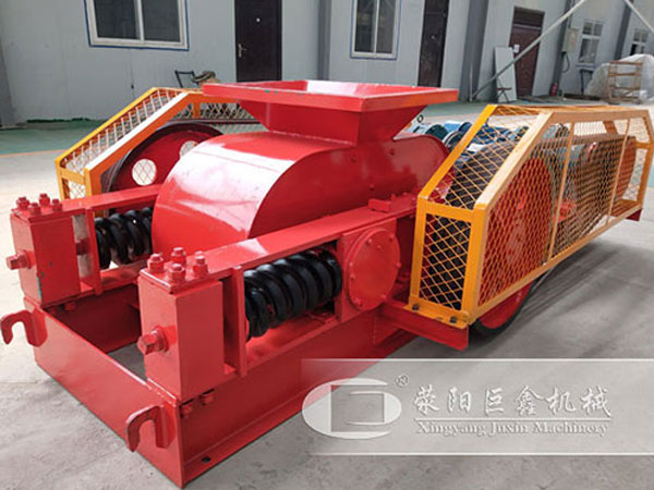 對(duì)輥制沙機(jī)