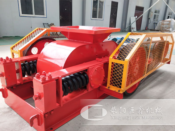 對(duì)輥制沙機(jī)車(chē)間展示