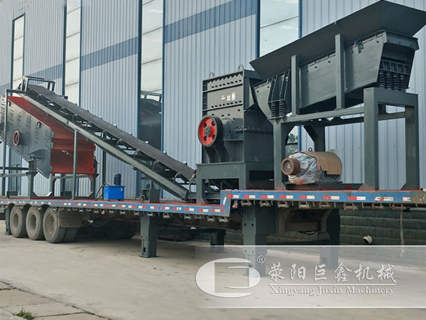每小時(shí)產(chǎn)量80-100噸的移動制砂機(jī)生產(chǎn)線配置，