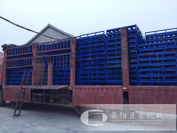 堆垛架發(fā)貨現(xiàn)場