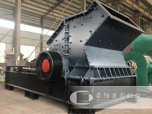   液壓開(kāi)箱式制沙機(jī)